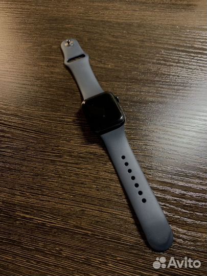 Apple watch SE 40 mm 2 поколения(2022)