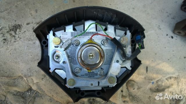 Подушка безопасности Пежо 206, рулевое колесо