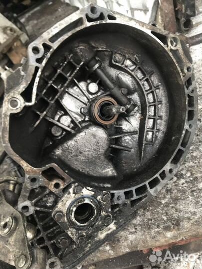 МКПП (механическая коробка переключения передач) D