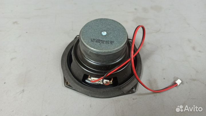 Низкочастотный динамик для сабвуфера