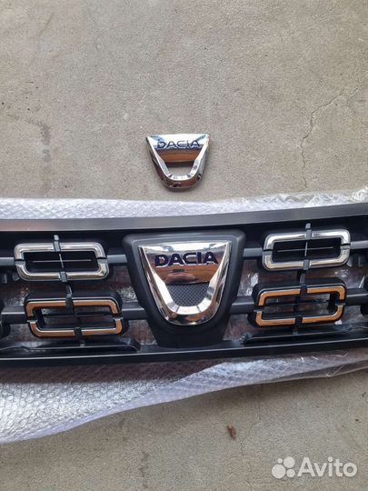 Решётка новый образец Рено Дастер