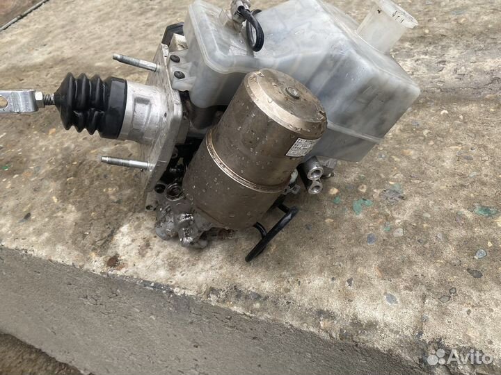 Главный тормозной цилиндр mitsubishi pajero 4