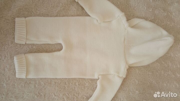 Комбинезон вязаный для новорожденного