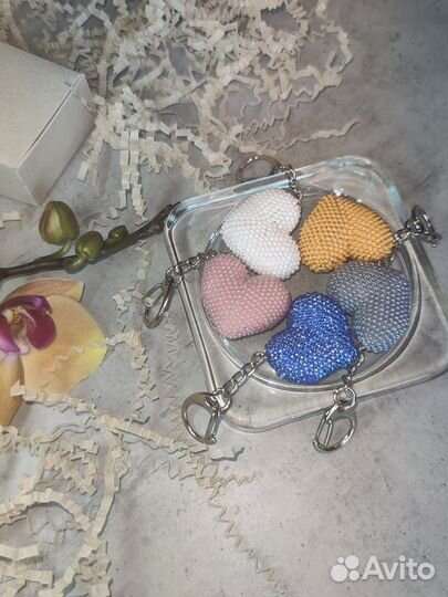 Брелок сердечко из бисера