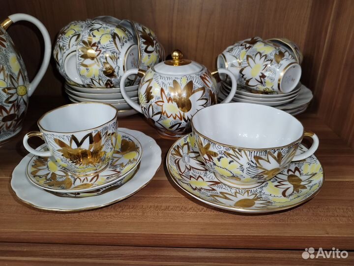 Два сервиза лфз чайный и кофейный золотые ромашки