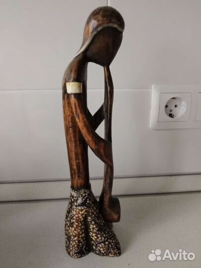 Фигурка из дерева