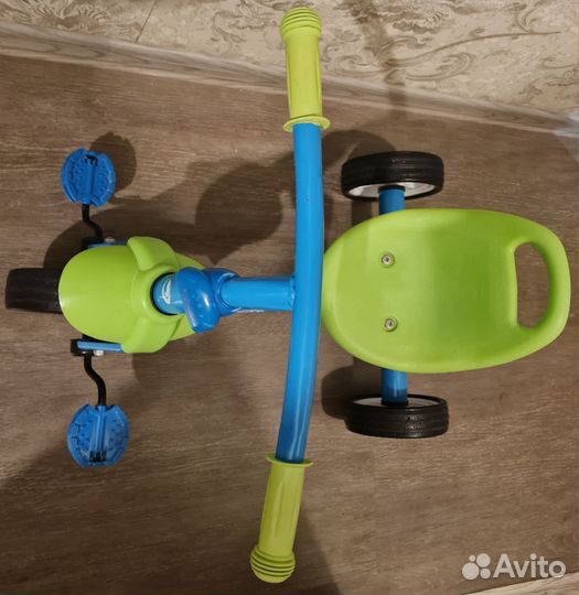 Велосипед трёхколёсный