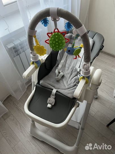 Дуга с игрушками