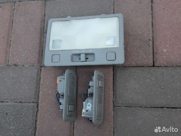 Плафон освещения салона Toyota Crown S170