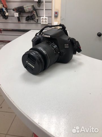 Зеркальный фотоаппарат Canon EOS1200D