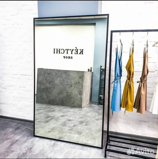 Зеркало для магазина