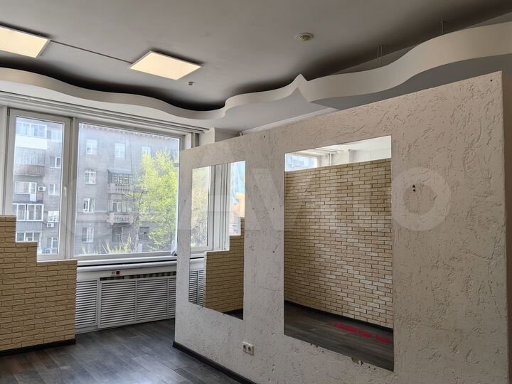 Офис, 37.7 м² с водой центр города метро