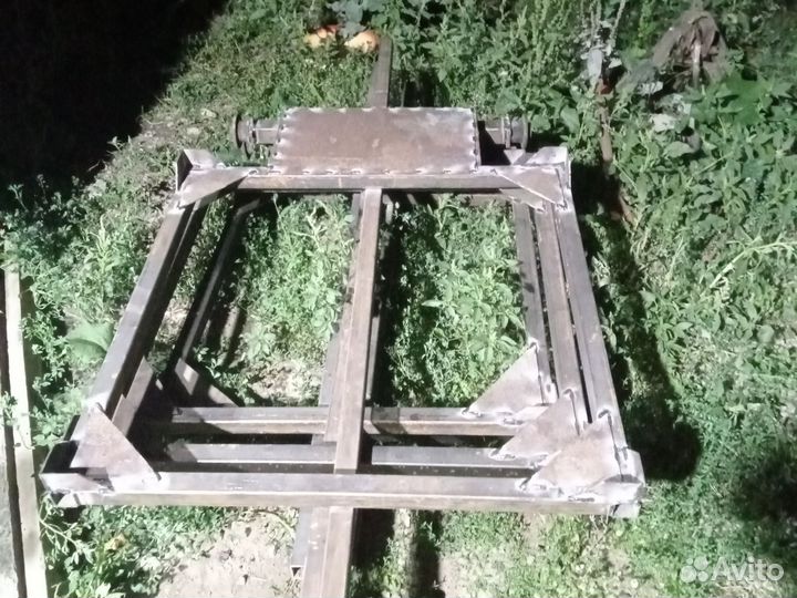 Садовые тележки