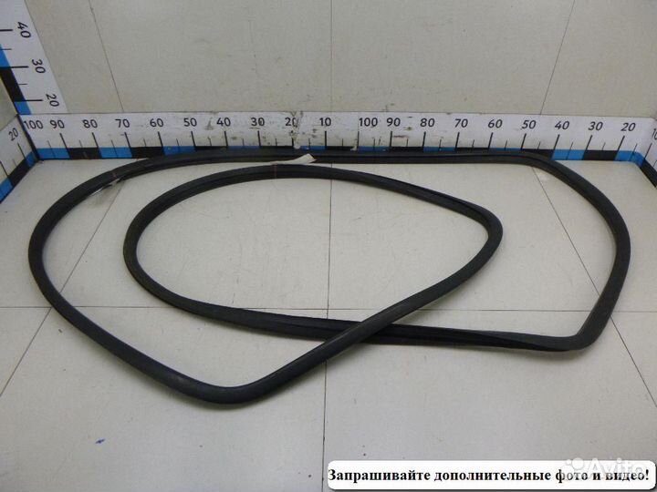 Уплотнитель лобового стекла Mercedes
