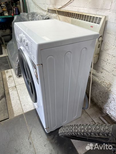 Hotpoint-Ariston vmsl 5081 B белая