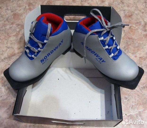 Ботинки лыжные