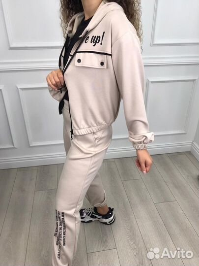 Спортивный костюм женский новый