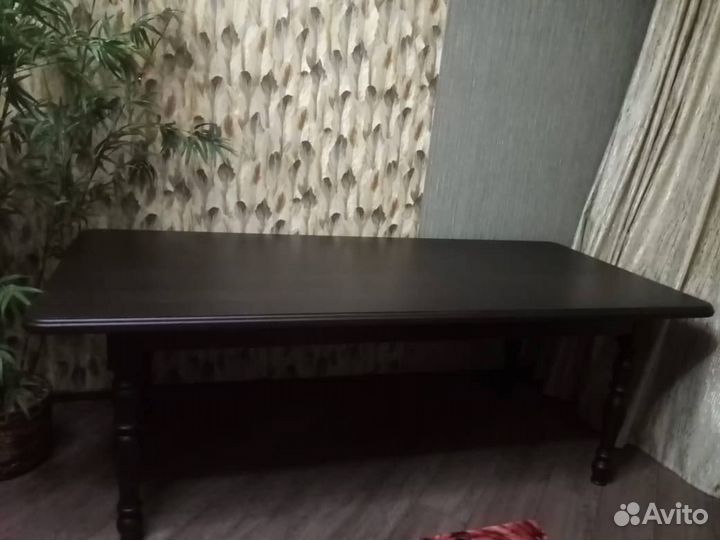 Стол обеденный из дуба