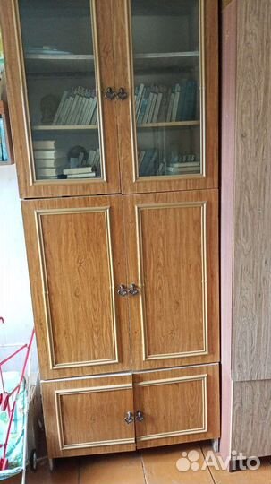 Книжный шкаф, прихожка