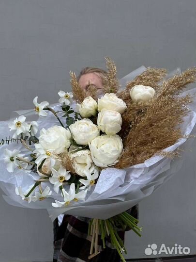 Пионы белые