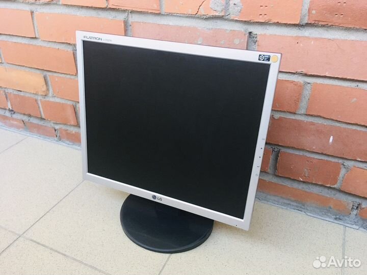 Монитор LG flatron