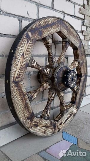 Деревянное колесо телеги