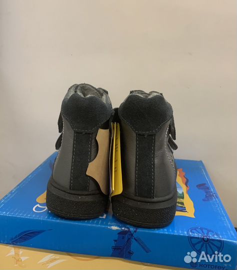 Новые ботинки для девочки Котофей 25,26 р