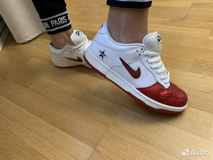 Кроссовки nike supreme