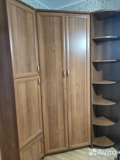 Угловой шкаф