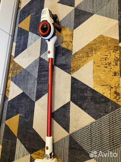 Вертикальный пылесос redmond RV-UR370