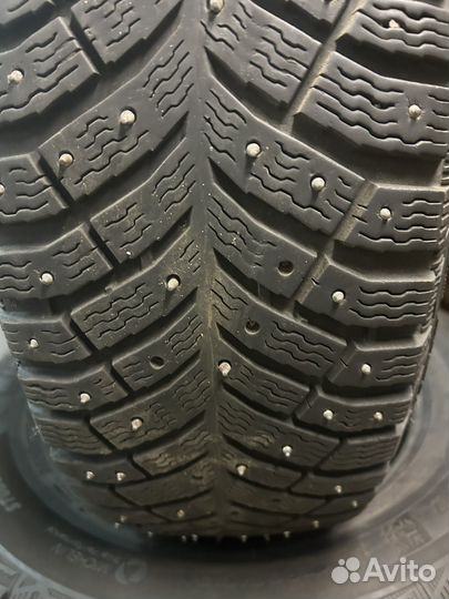 Michelin X-Ice North 4 215/65 R17C 106T