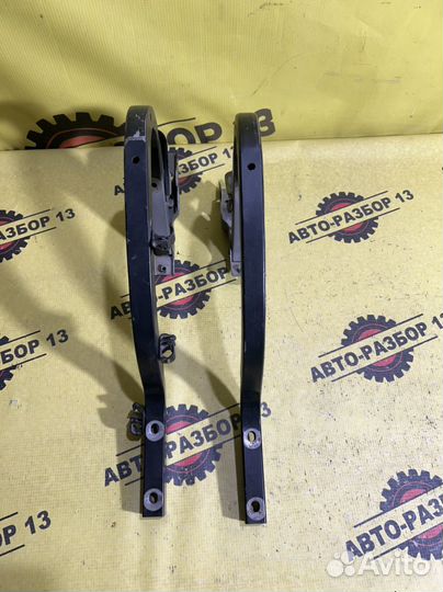 Петли крышки багажника левая и правая Solaris 1