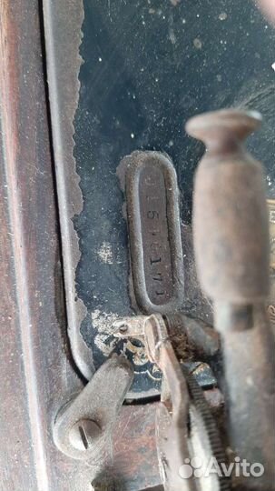 Швейная машинка зингер