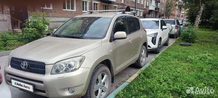 Toyota RAV4 2.0 AT, 2008, 136 500 км