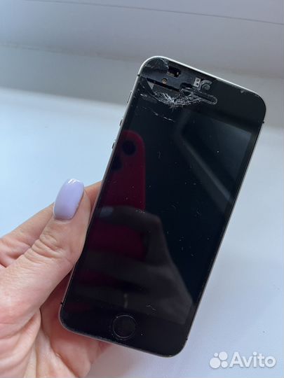 iPhone SE, 32 ГБ