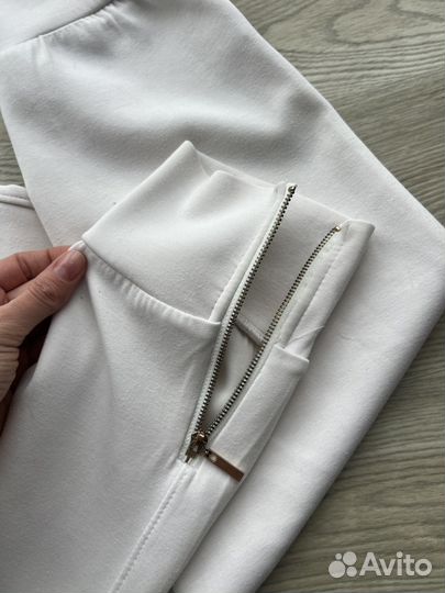 Женский костюм