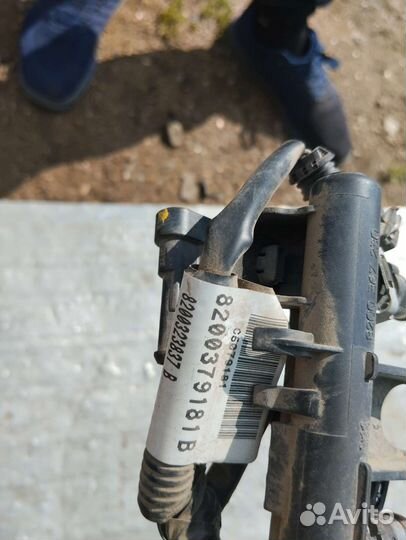 Рампа с форсунками Рено Модус Клио 1.1 1.2