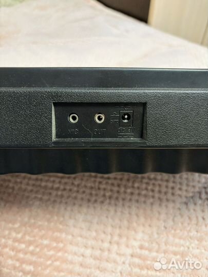 Клавишный электронный синтезатор