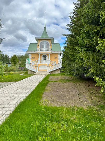 Дом 257 м² на участке 20 сот.