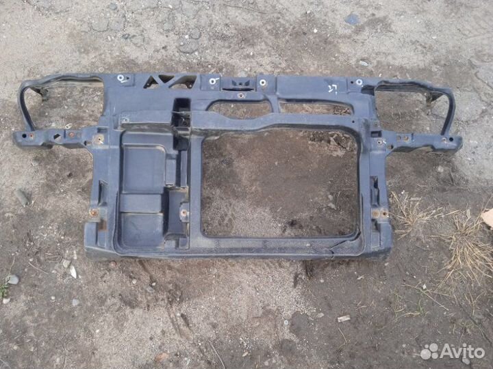 Рамка радиатора передняя Volkswagen Golf