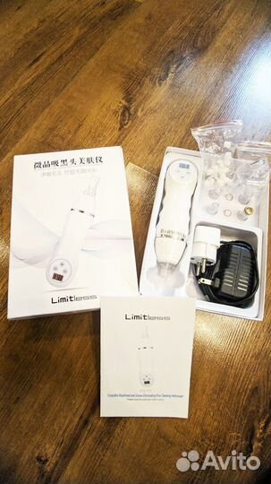 Вакуумный аппарат для чистки лица и пор