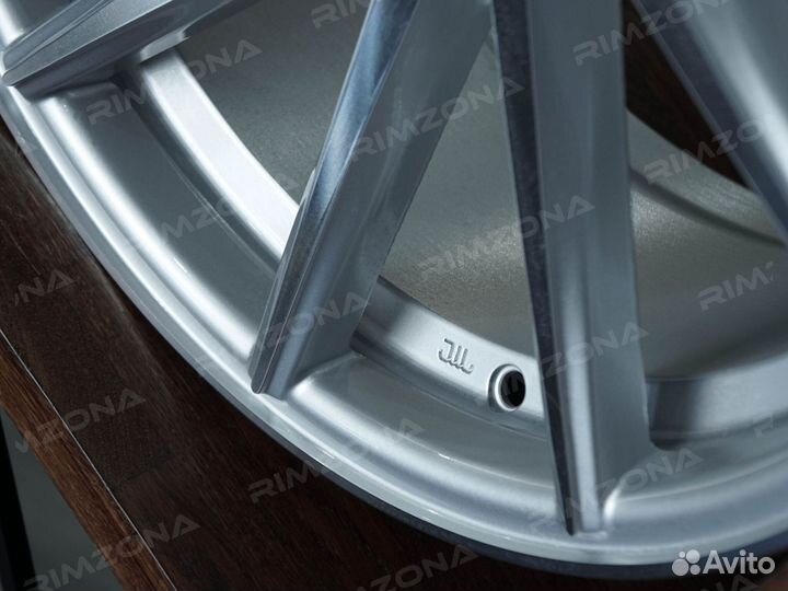 Литые диски R18 на BMW 1 Series. Арт1556