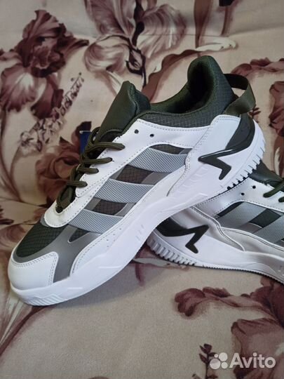 Кроссовки Adidas новые 43размер