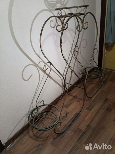 Подставка для цветов напольная металлическая