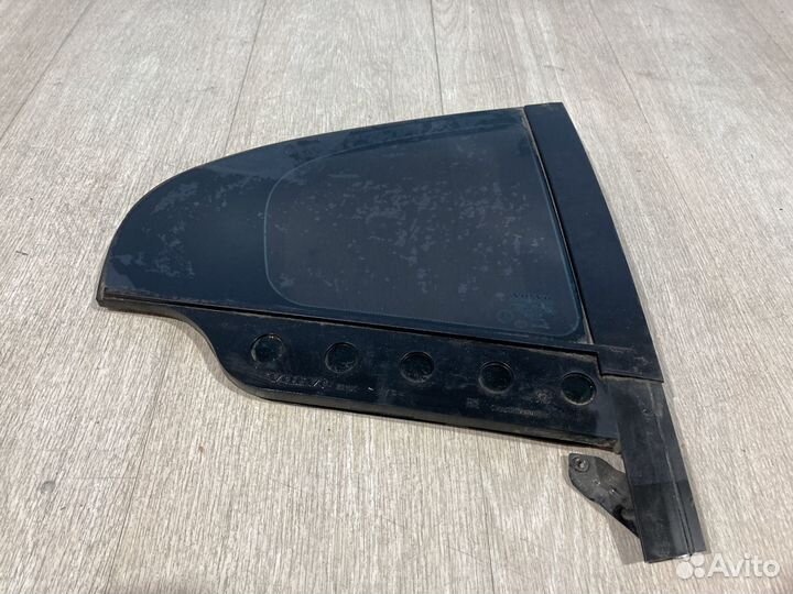 Форточка задняя правая Volvo s60 2