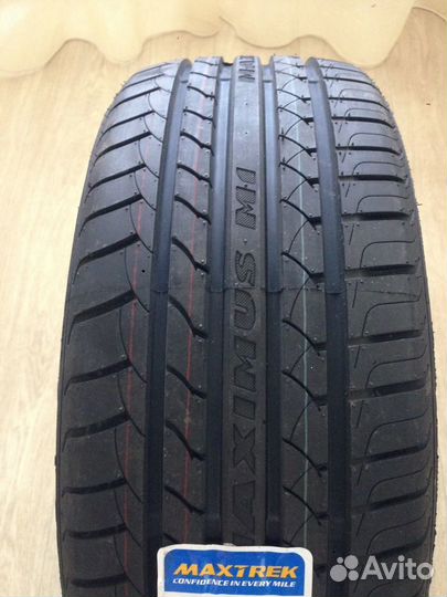 Maxtrek Maximus M1 215/45 R18