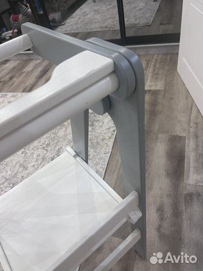 Башня помощника монтессори с доской