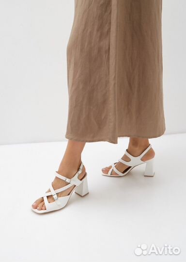 Туфли босоножки белые