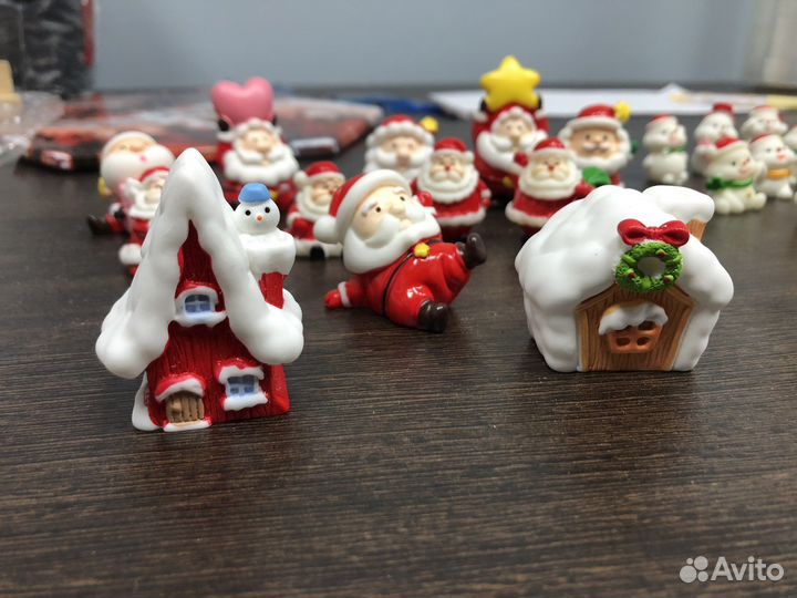 Новогодние статуэтки, фигурки, сувенирчики
