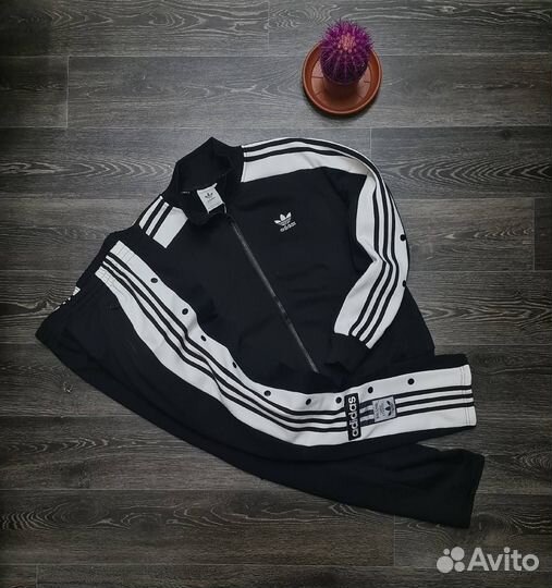 Спортивный костюм adidas